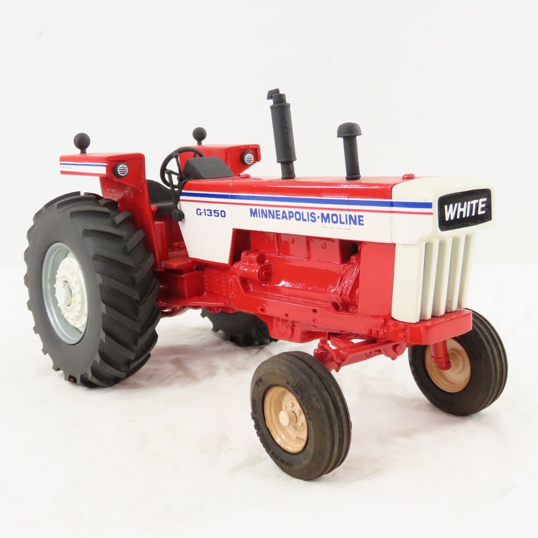 Gilbert Berg Custom M-M G1350 WF Tractor - 7