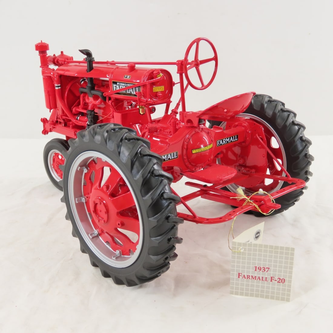 Franklin Mint McCormick-Deering Farmall F20 - 3