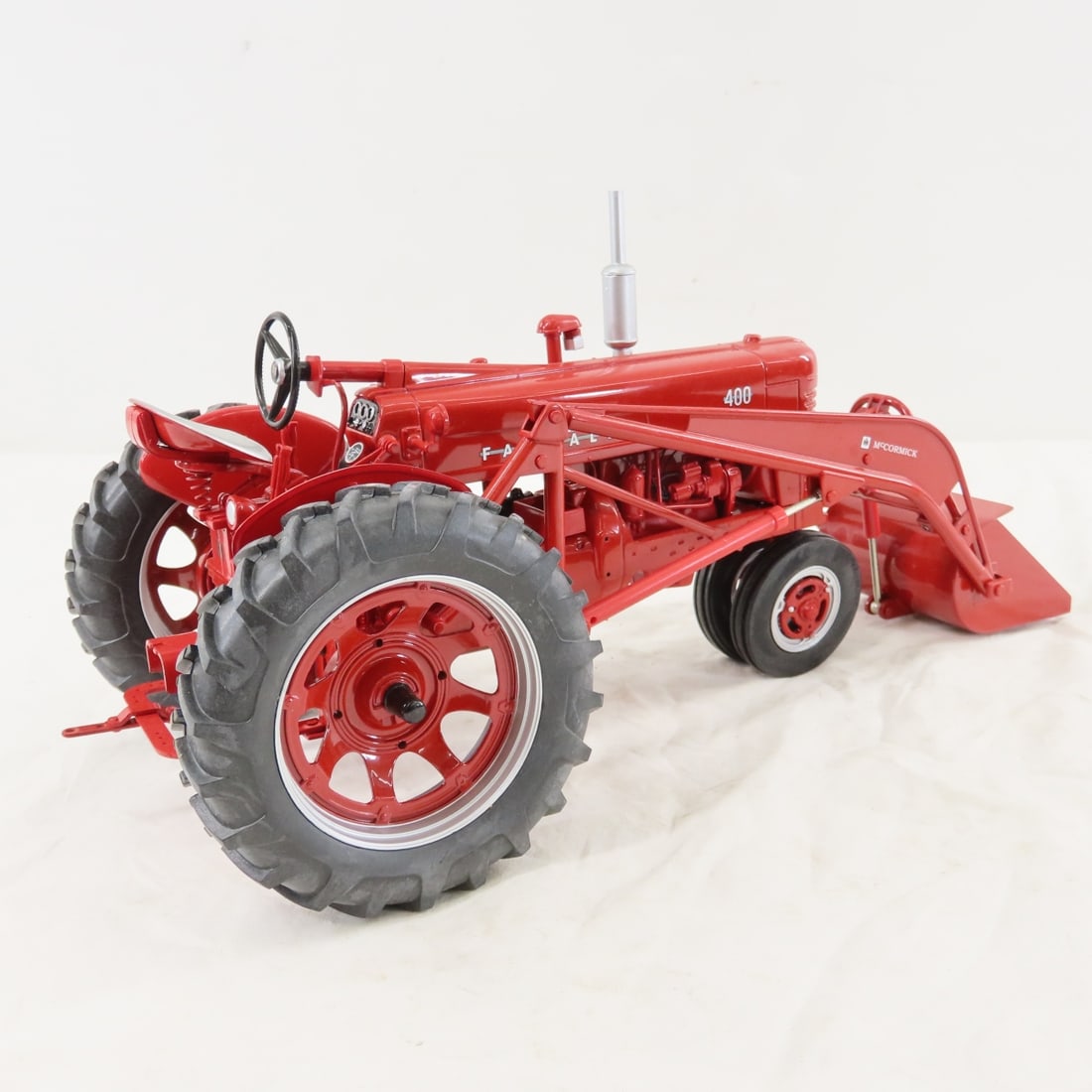 SpecCast IH Farmall 400 Tractor w/ 33A Loader - 5