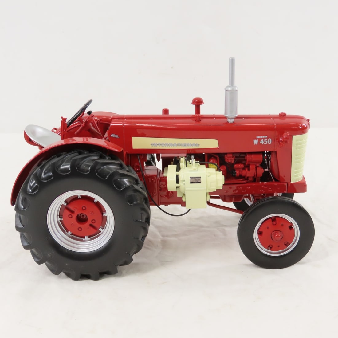 SpecCast IH International W450 Diesel WF Tractor - 6