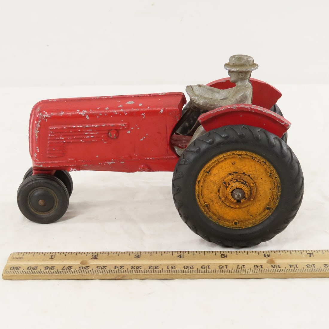 1930's Arcade Oliver Row Crop 70 Cast Iron Tractor - 2