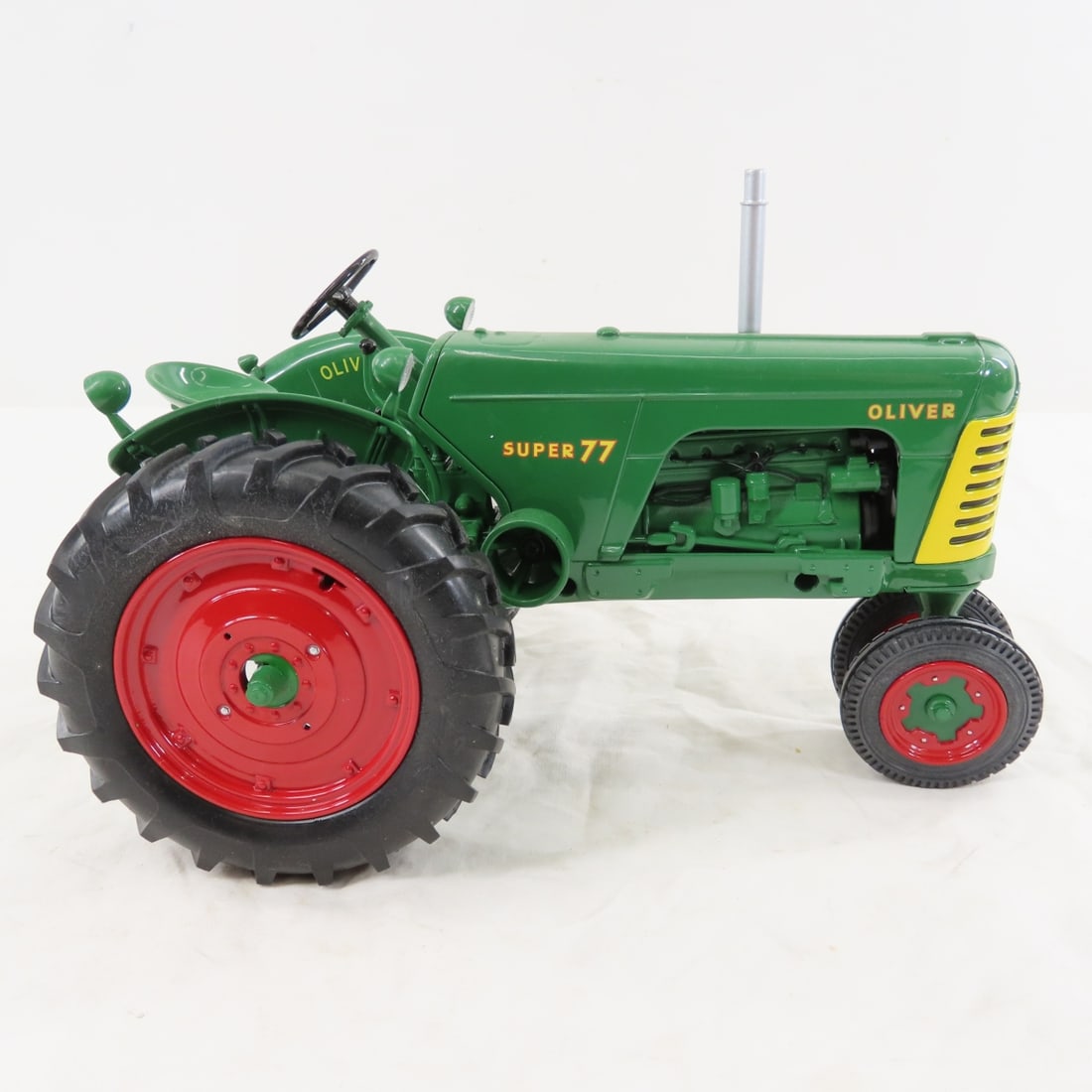 SpecCast Oliver 77 w/ 82 Mower 2006 Summer Show - 7