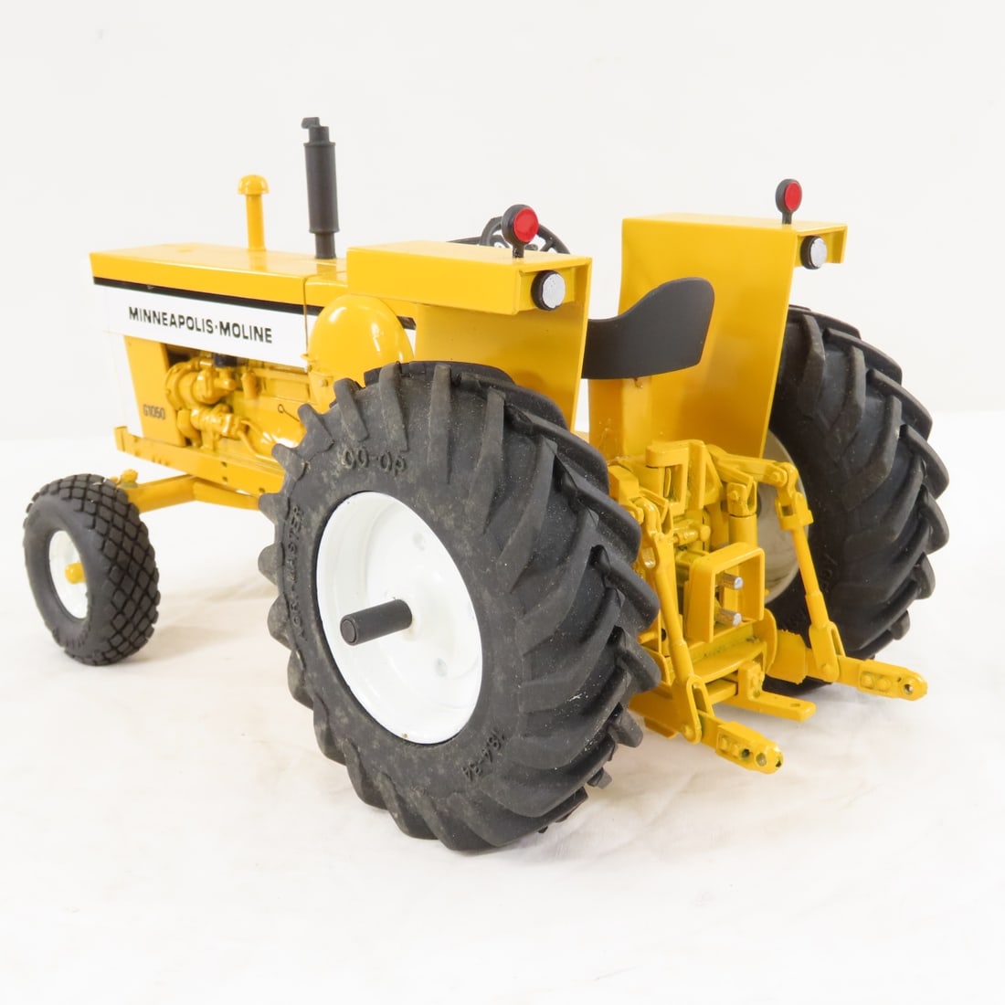 Gilbert Berg Custom M-M G1050 WF Row Crop Tractor - 3
