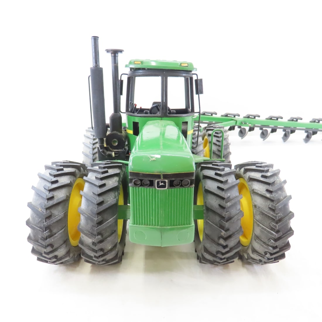 Customized ERTL JD 8650 4WD & 2800 8-Bottom Plow - 8