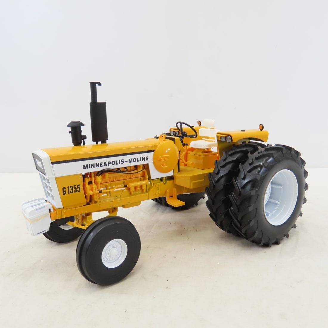 Spec Cast M-M G1355 LP-Gas WF Tractor with Box - 2