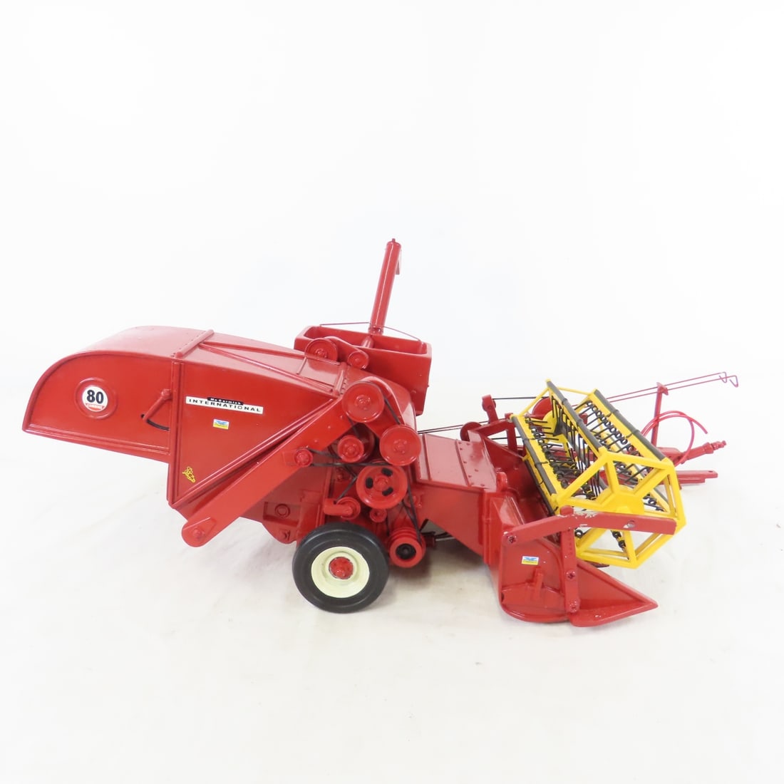SpecCast IH No 80 Pull-Type Combine with Box - 7