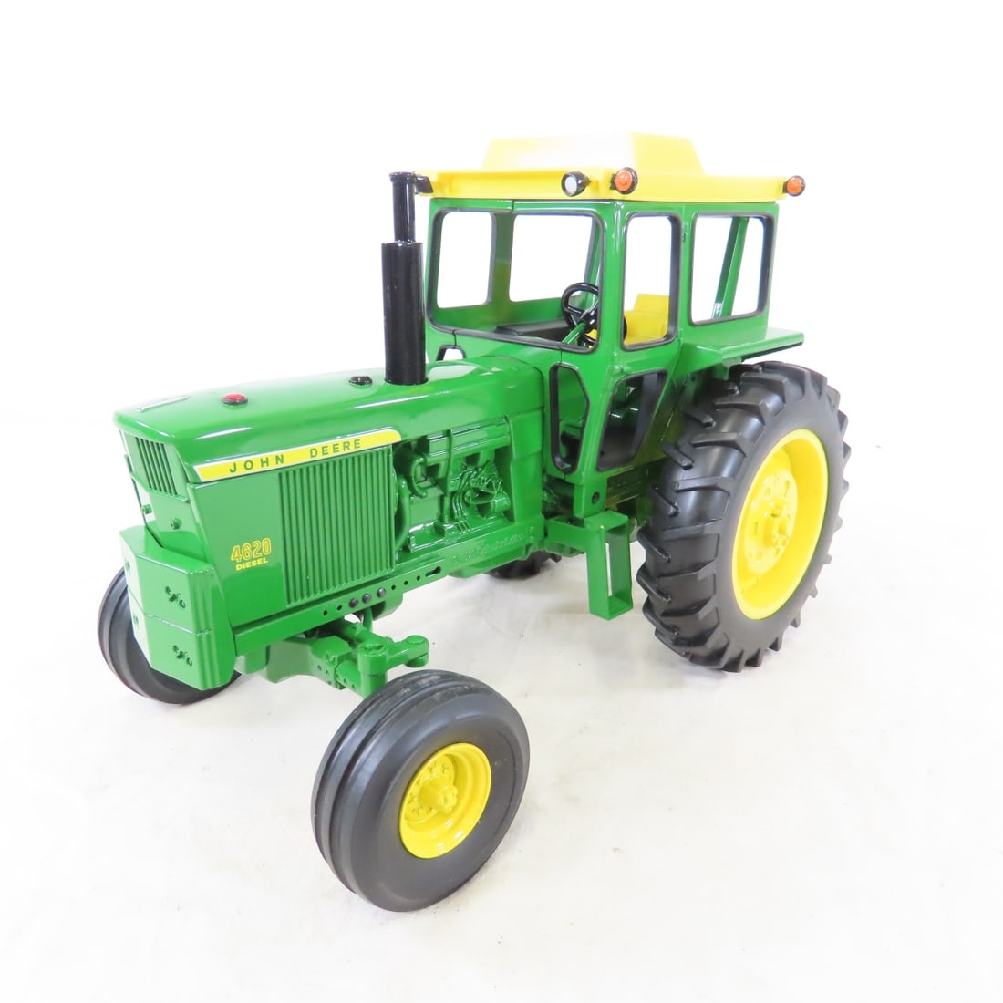 2002 ERTL John Deere 4620 Row Crop Tractor w/ Box - 2