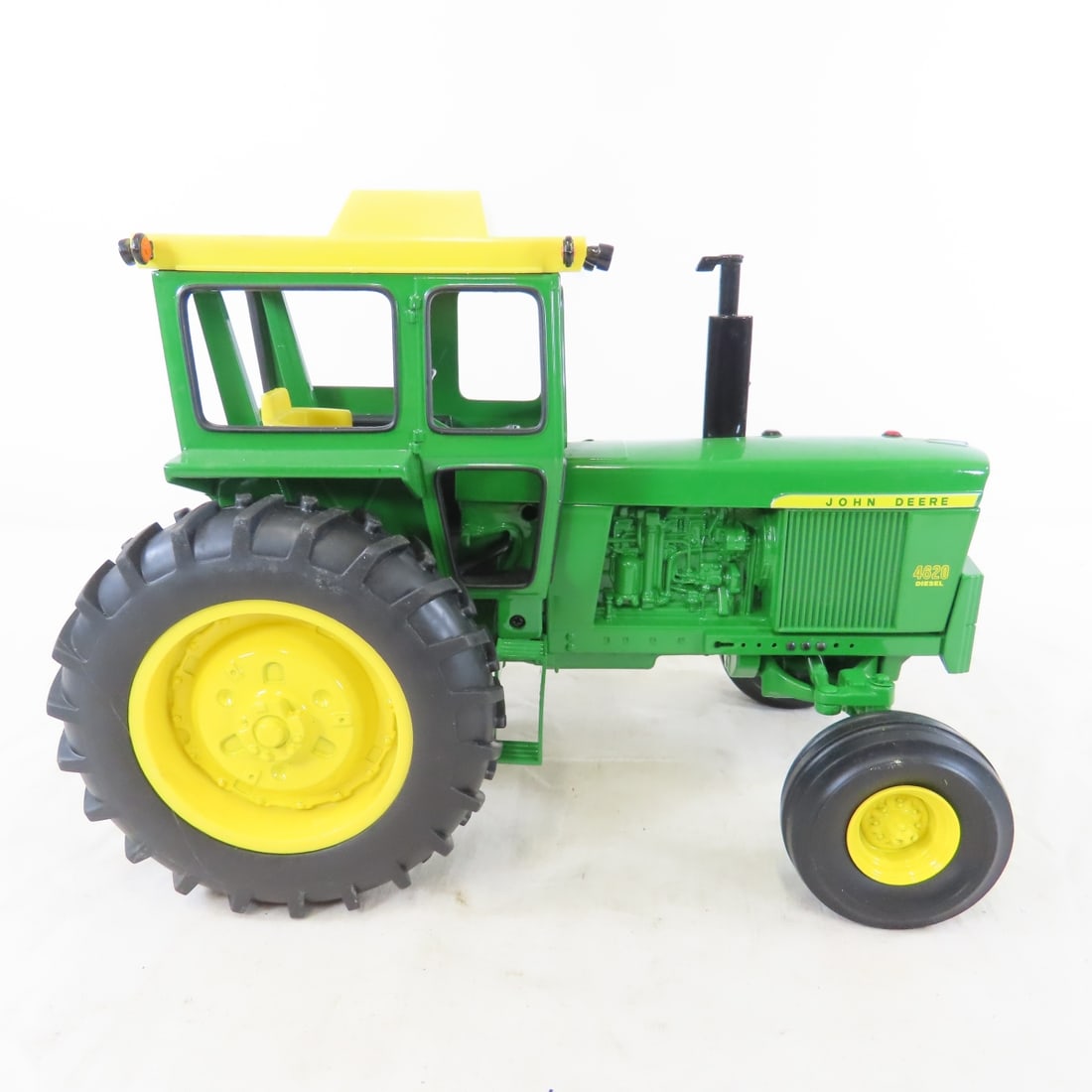 2002 ERTL John Deere 4620 Row Crop Tractor w/ Box - 7