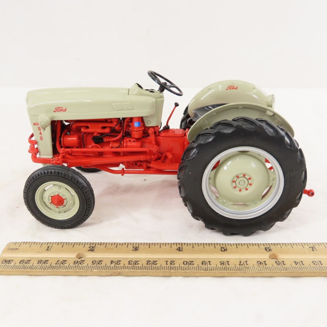 ERTL Precision FORD 640 WF Tractor with Box - 2
