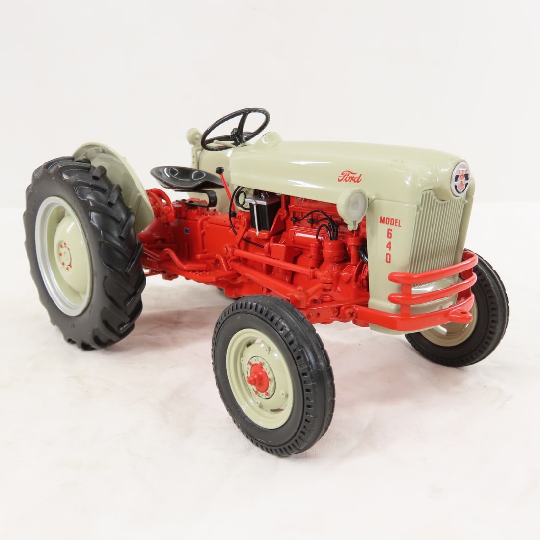 ERTL Precision FORD 640 WF Tractor with Box - 7