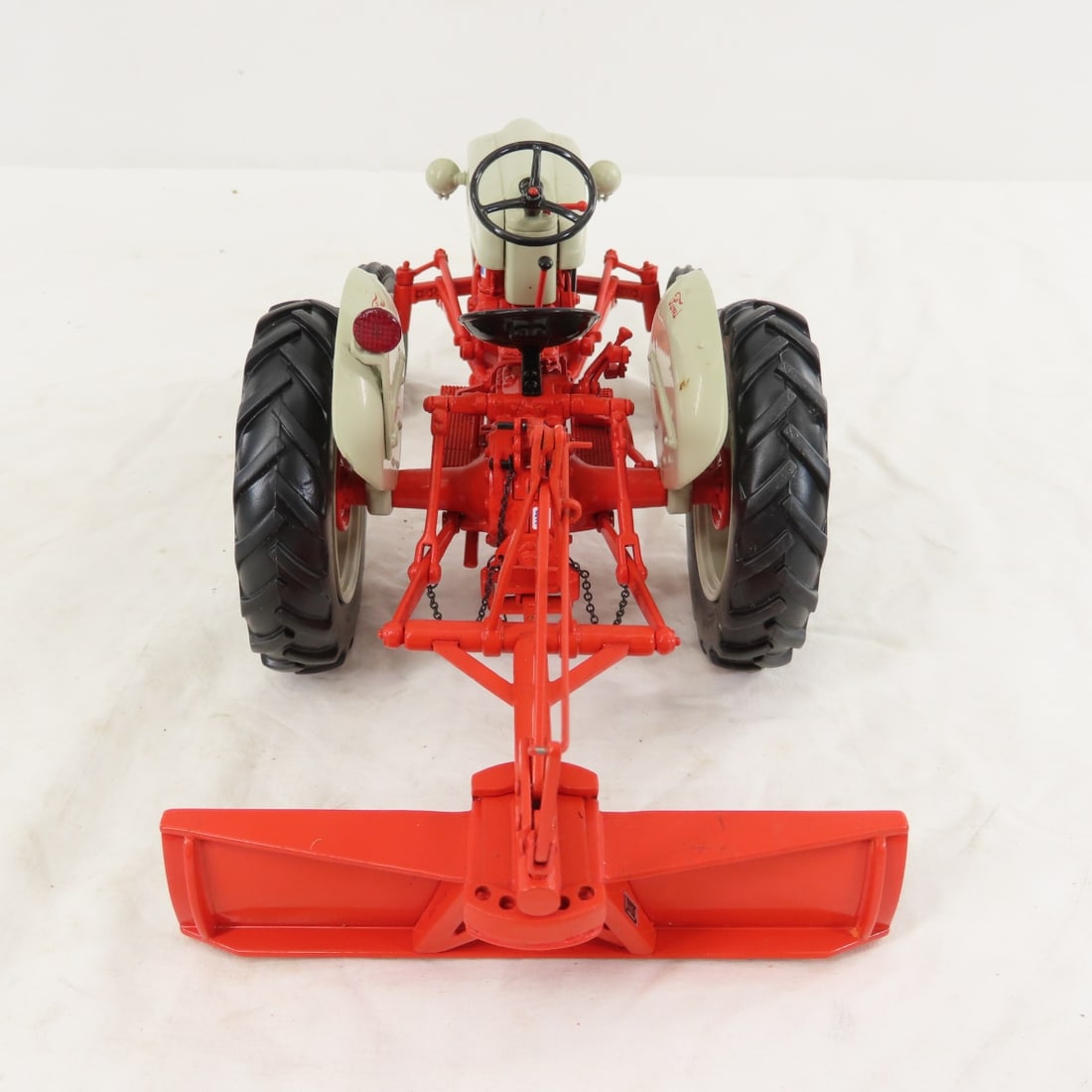 ERTL 50th Anv 1953 NAA Ford Golden Jubilee Tractor - 4