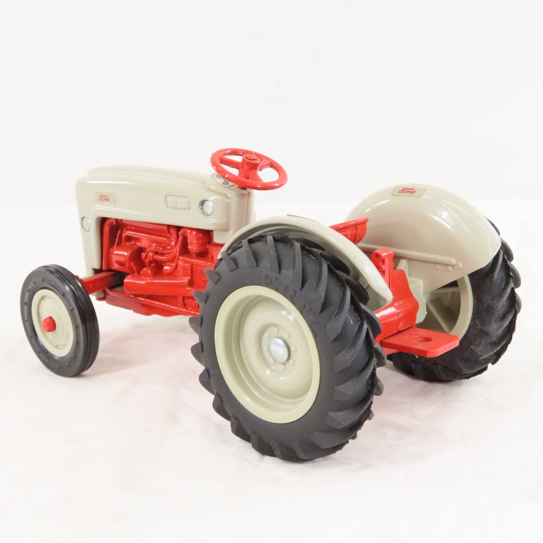 ERTL FORD 1988 SE Golden Jubilee WF Tractor - 3