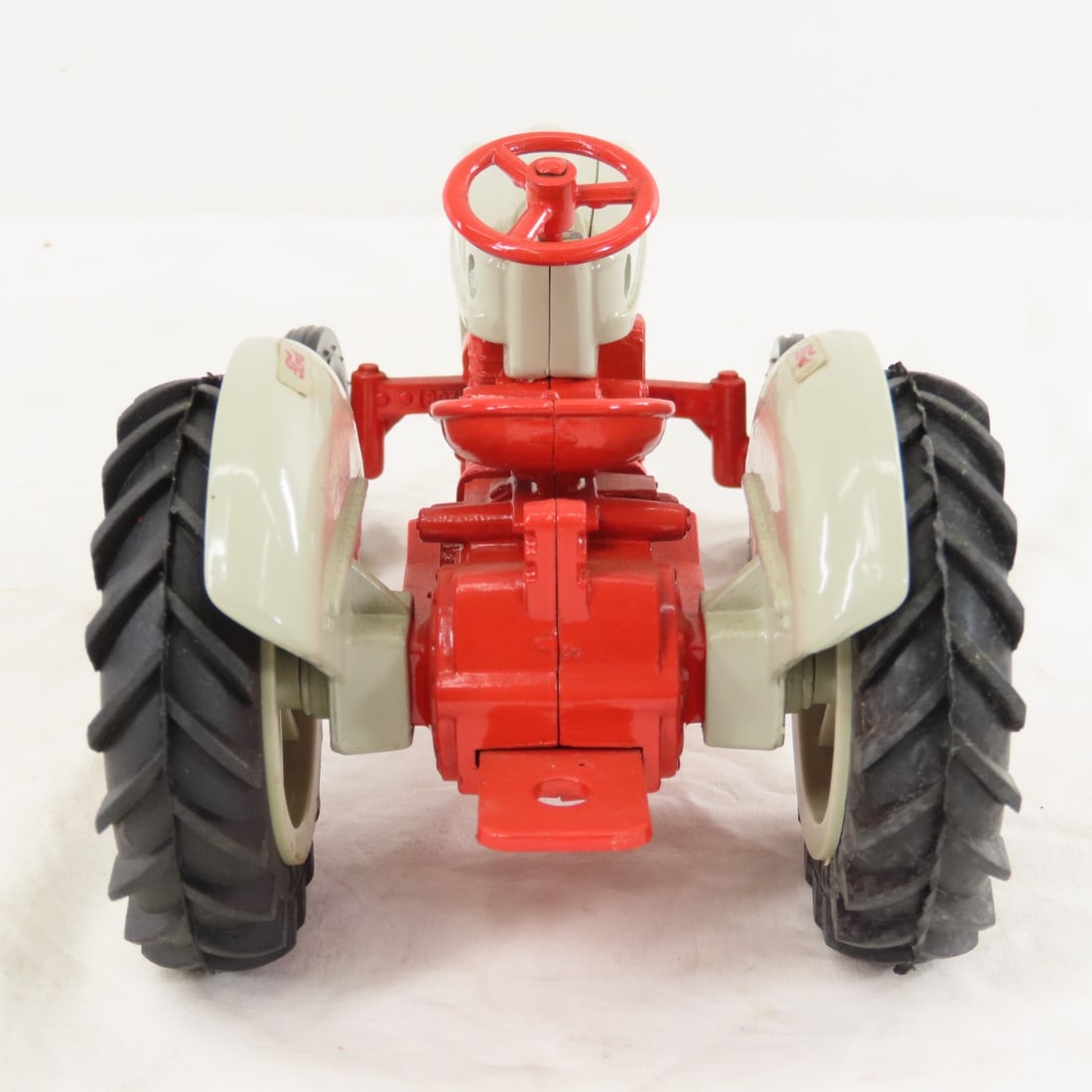 ERTL FORD 1988 SE Golden Jubilee WF Tractor - 4
