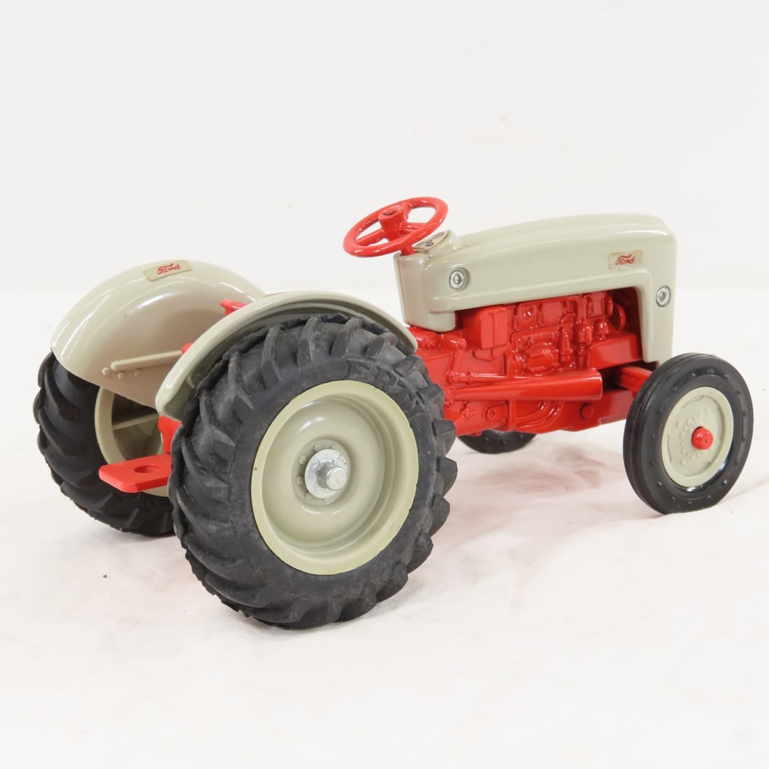 ERTL FORD 1988 SE Golden Jubilee WF Tractor - 5