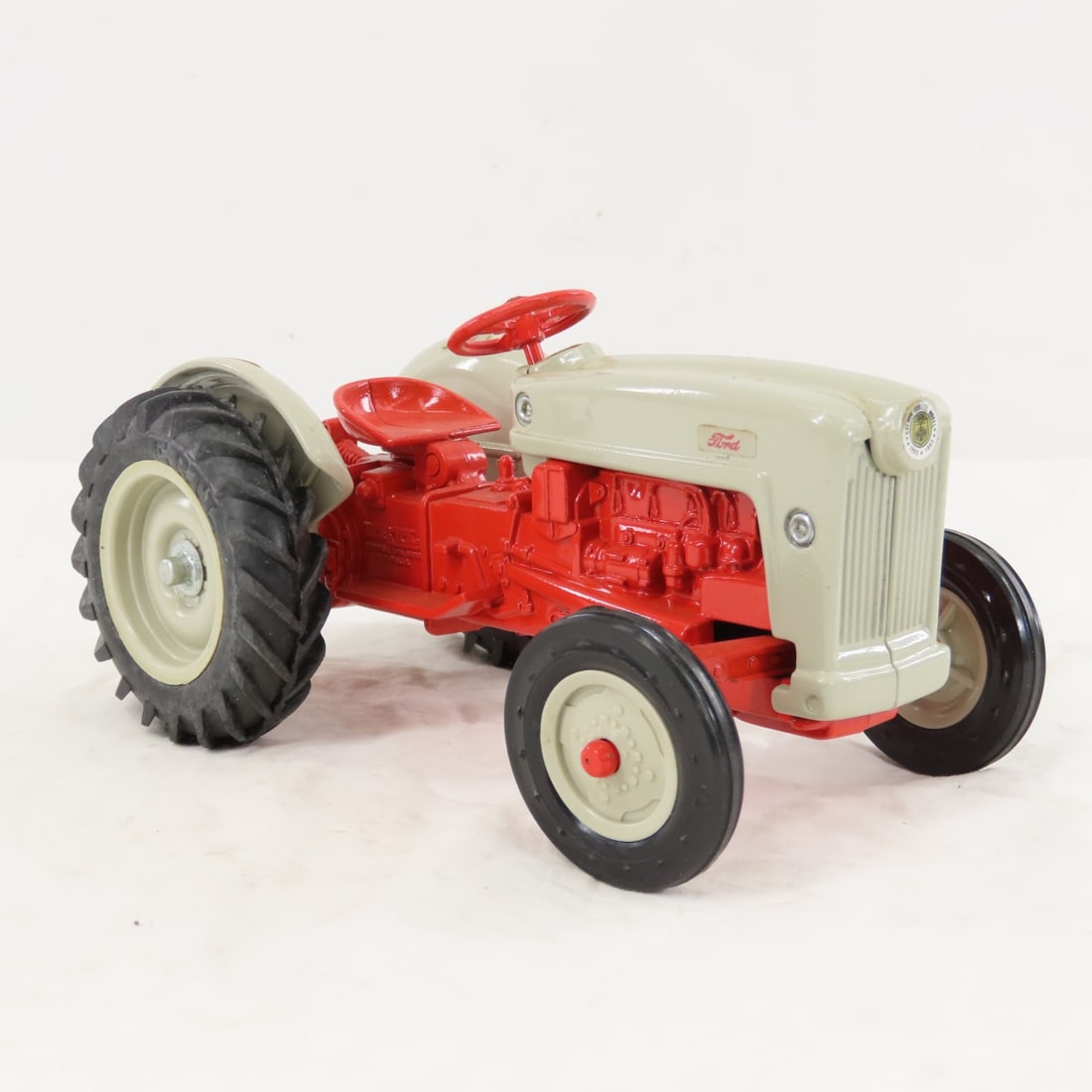 ERTL FORD 1988 SE Golden Jubilee WF Tractor - 7