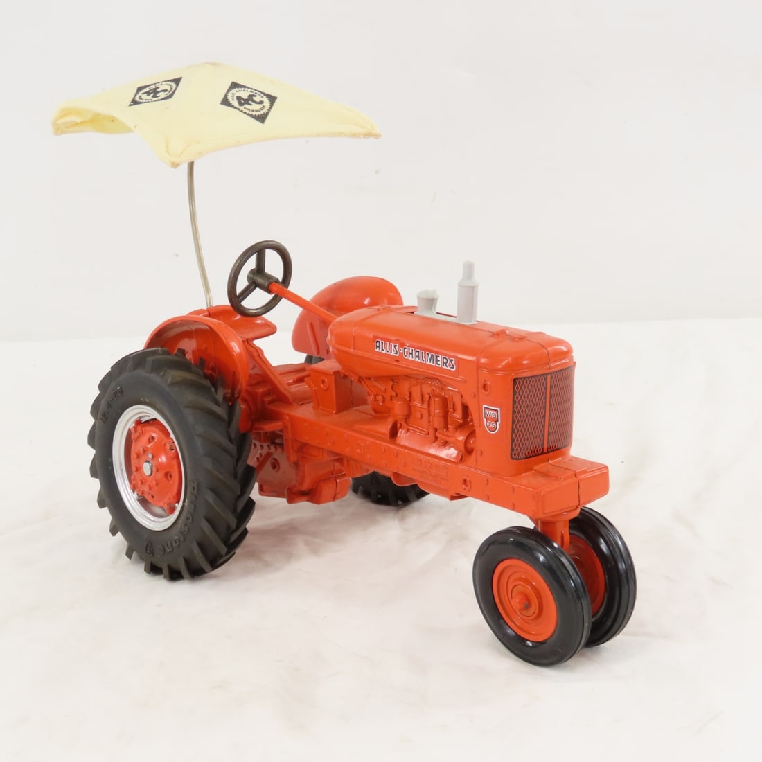 ERTL Allis-Chalmers WD-45 1995 Farm Show Tractor - 7
