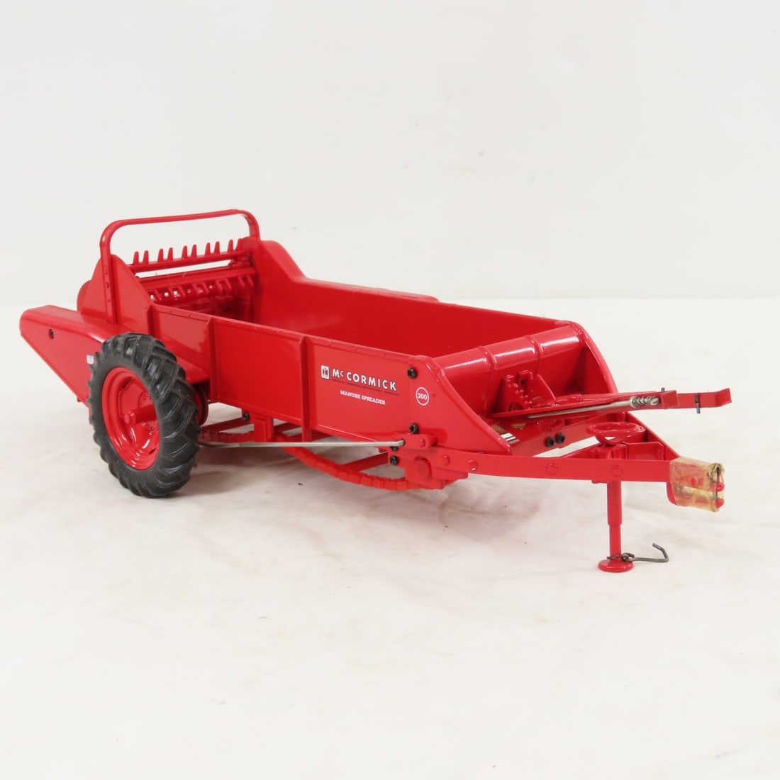 ERTL Precision IH McCormick 200 Spreader - 7