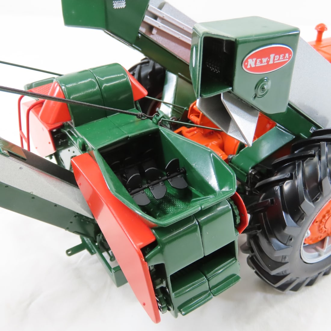 SpecCast Allis Chalmers D-17 & New Idea Picker - 15