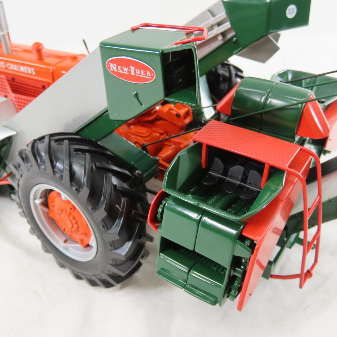SpecCast Allis Chalmers D-17 & New Idea Picker - 16