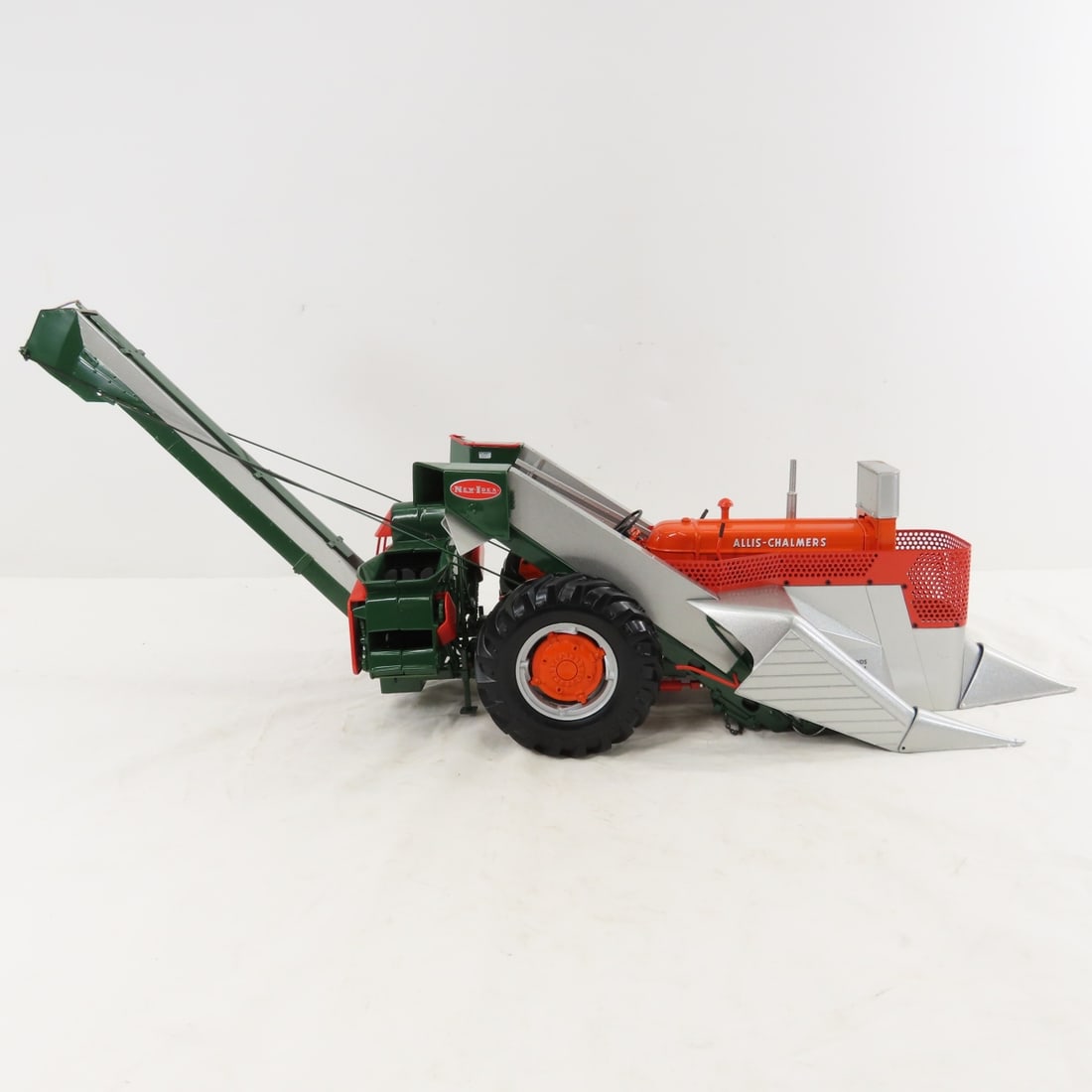 SpecCast Allis Chalmers D-17 & New Idea Picker - 6