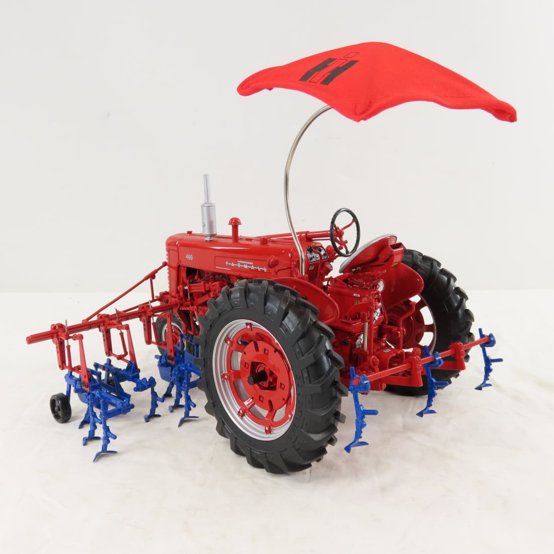 ERTL 50th Anniv. 1954 Farmall 400 with Cultivator - 3