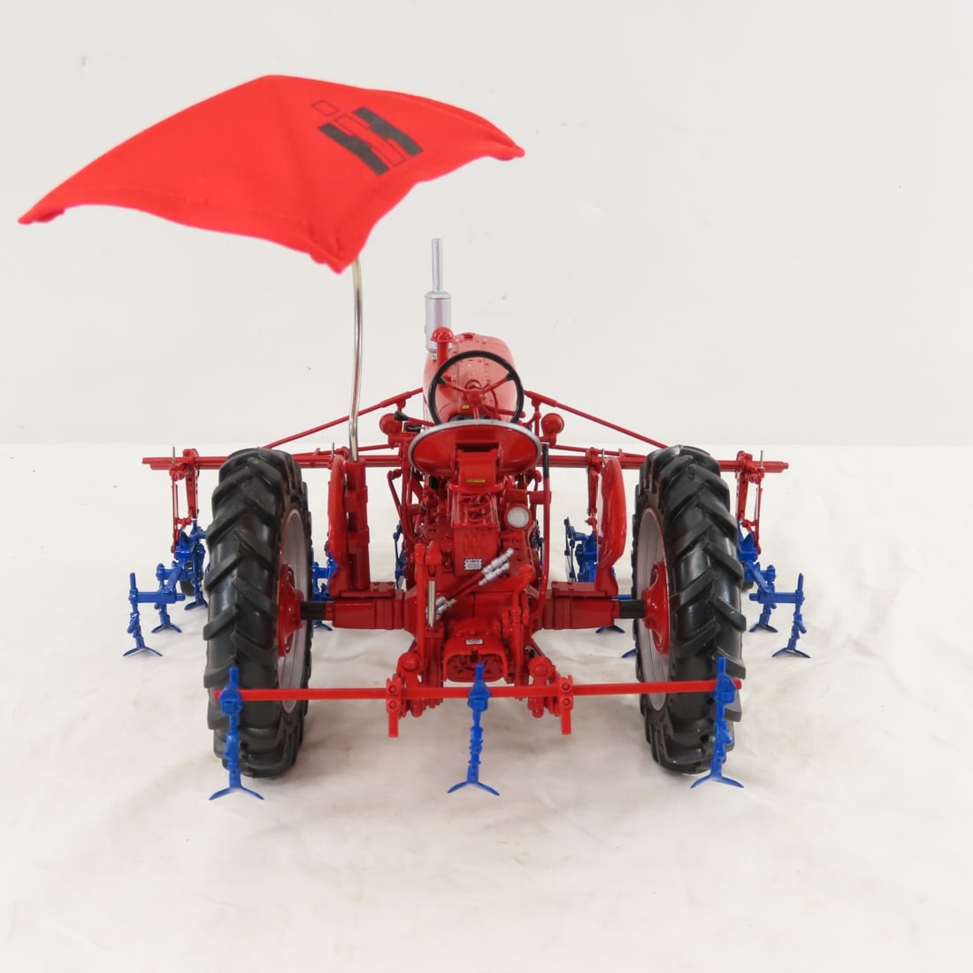 ERTL 50th Anniv. 1954 Farmall 400 with Cultivator - 4