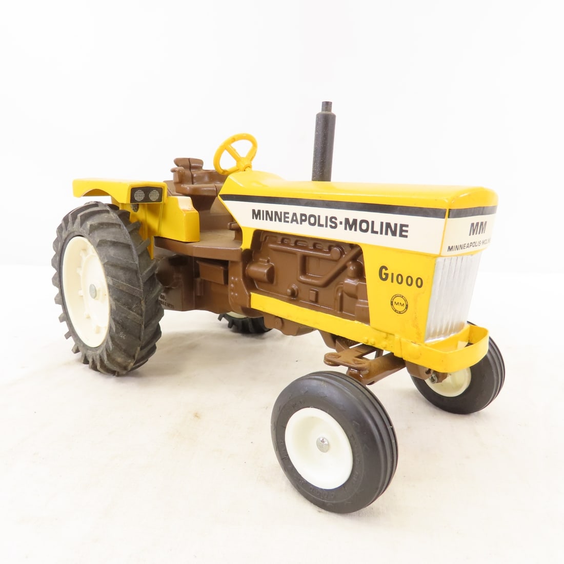ERTL Minneapolis-Moline G1000 Brown Belly Tractor - 7