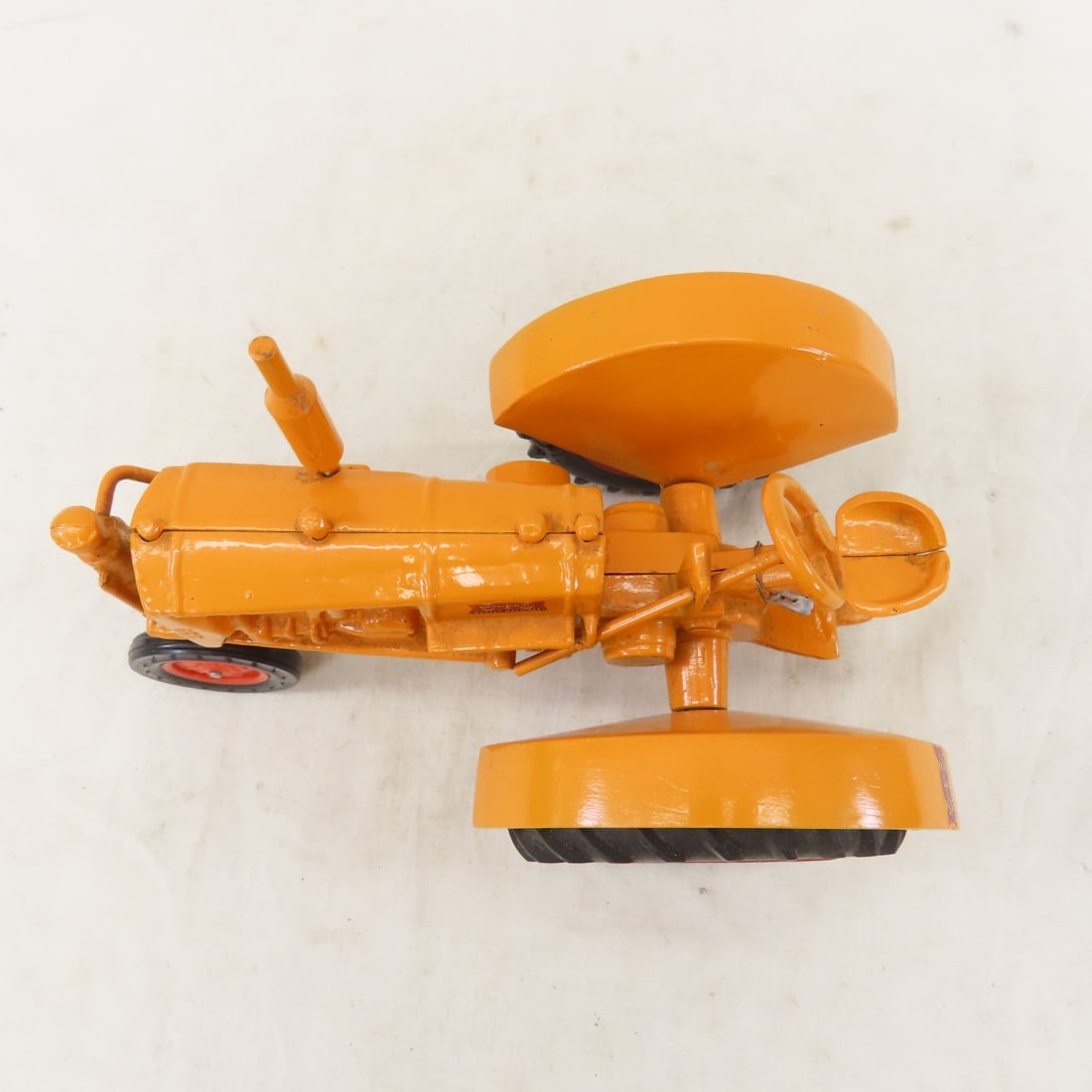 JLE Scale Models Minneapolis-Moline U NF Tractor - 9