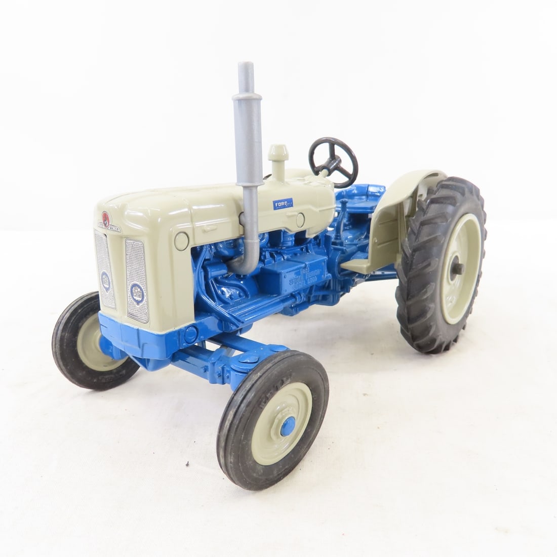 ERTL FORD 5000 Diesel Super Major Tractor 1988 LE - 2