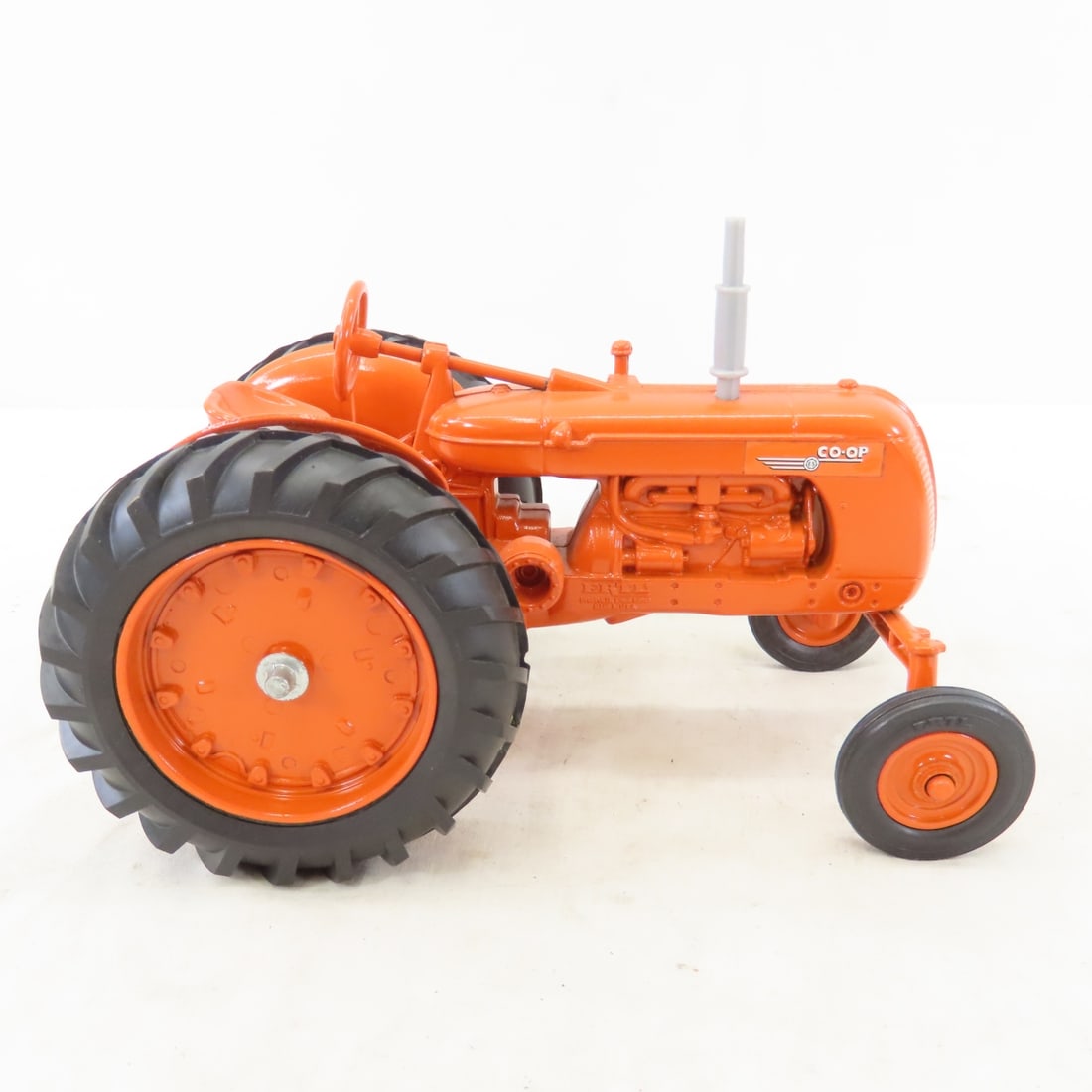ERTL CO-OP E5 Tractor 1988 Farm Toy Museum - 6