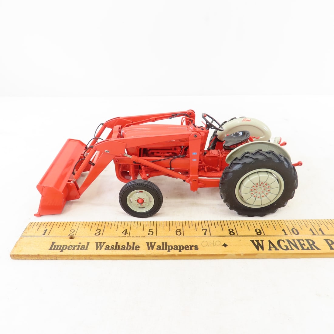 ERTL Precision 1957 Ford 641 Workmaster Tractor - 3
