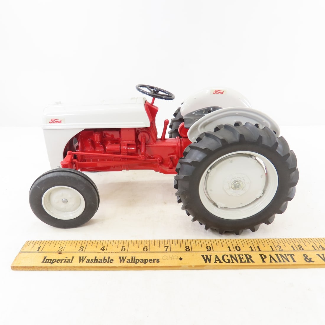 FORD 8N WF Tractor 1/8 Diecast - 2