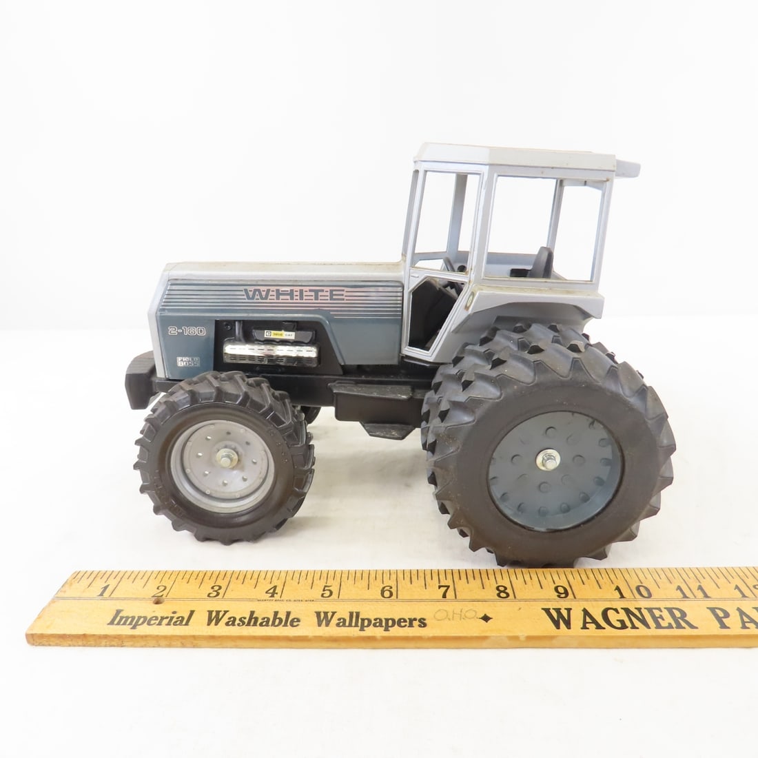 Scale Models White 2-180 Field Boss Tractor w/Box - 3