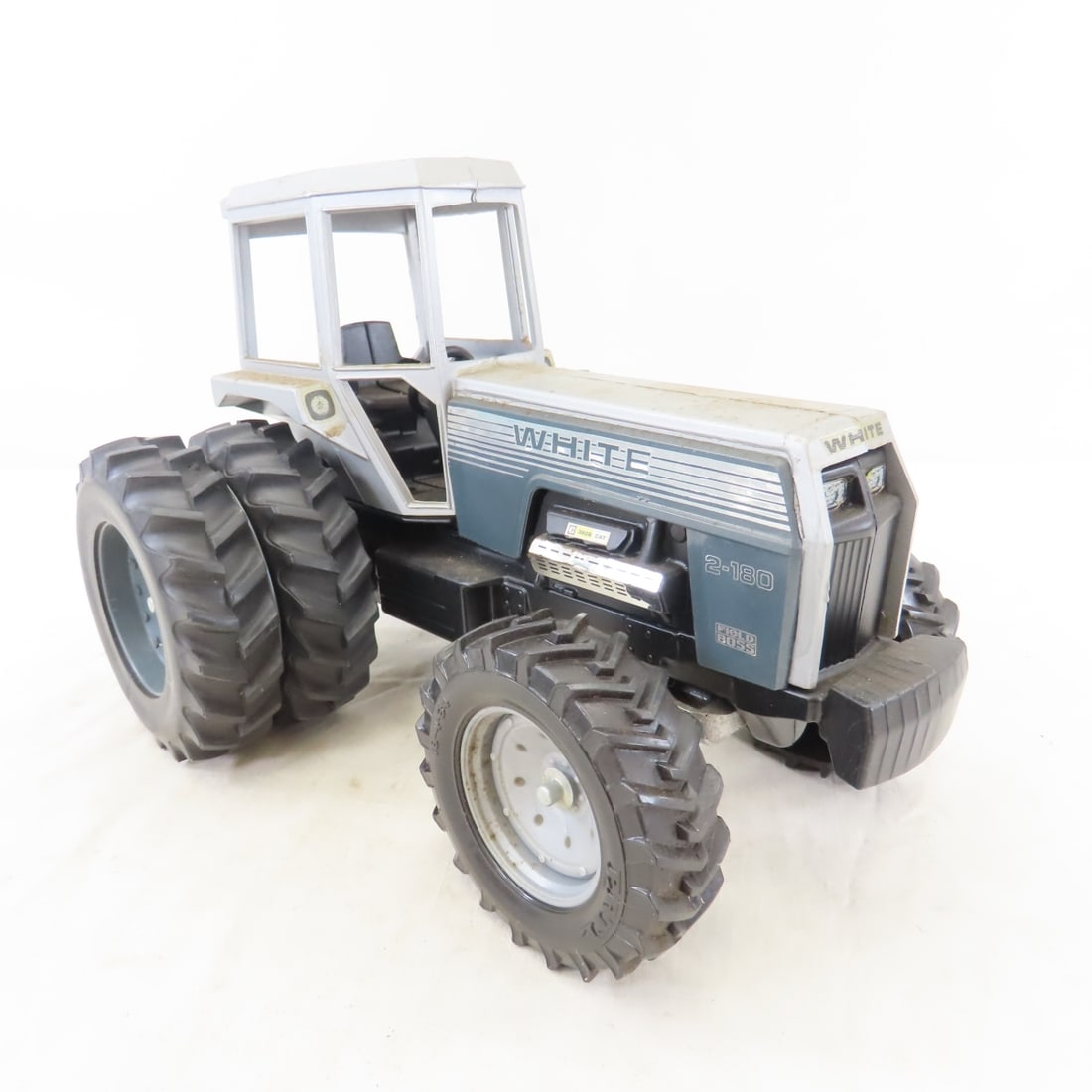 Scale Models White 2-180 Field Boss Tractor w/Box - 8