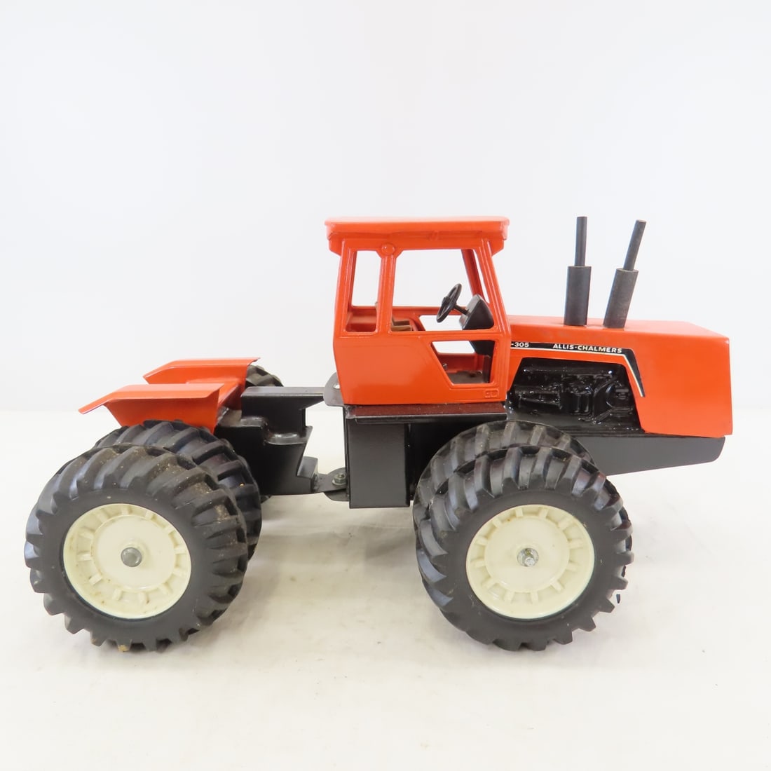 Ingenious Design Allis-Chalmers 4W-305 Tractor - 6