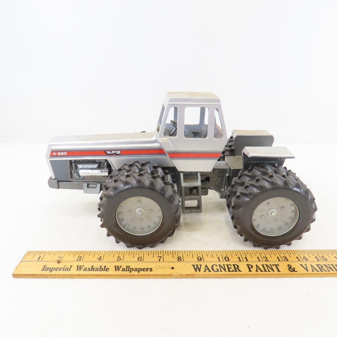 WFE White 4-225 Field Boss 4WD Articulated Tractor - 2