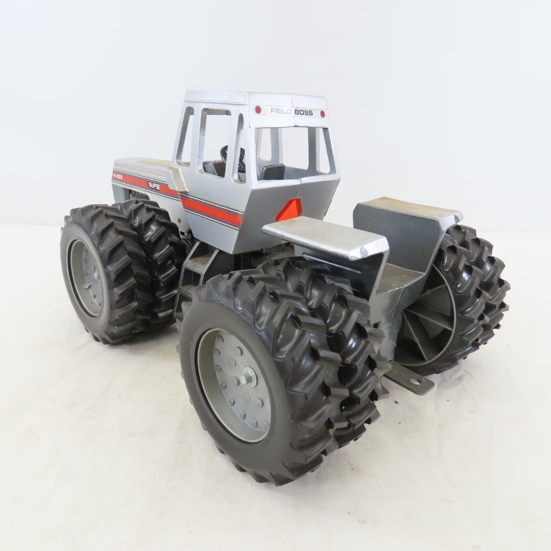 WFE White 4-225 Field Boss 4WD Articulated Tractor - 3