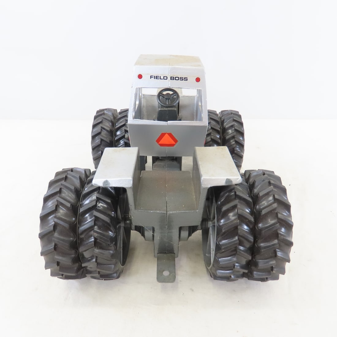WFE White 4-225 Field Boss 4WD Articulated Tractor - 4