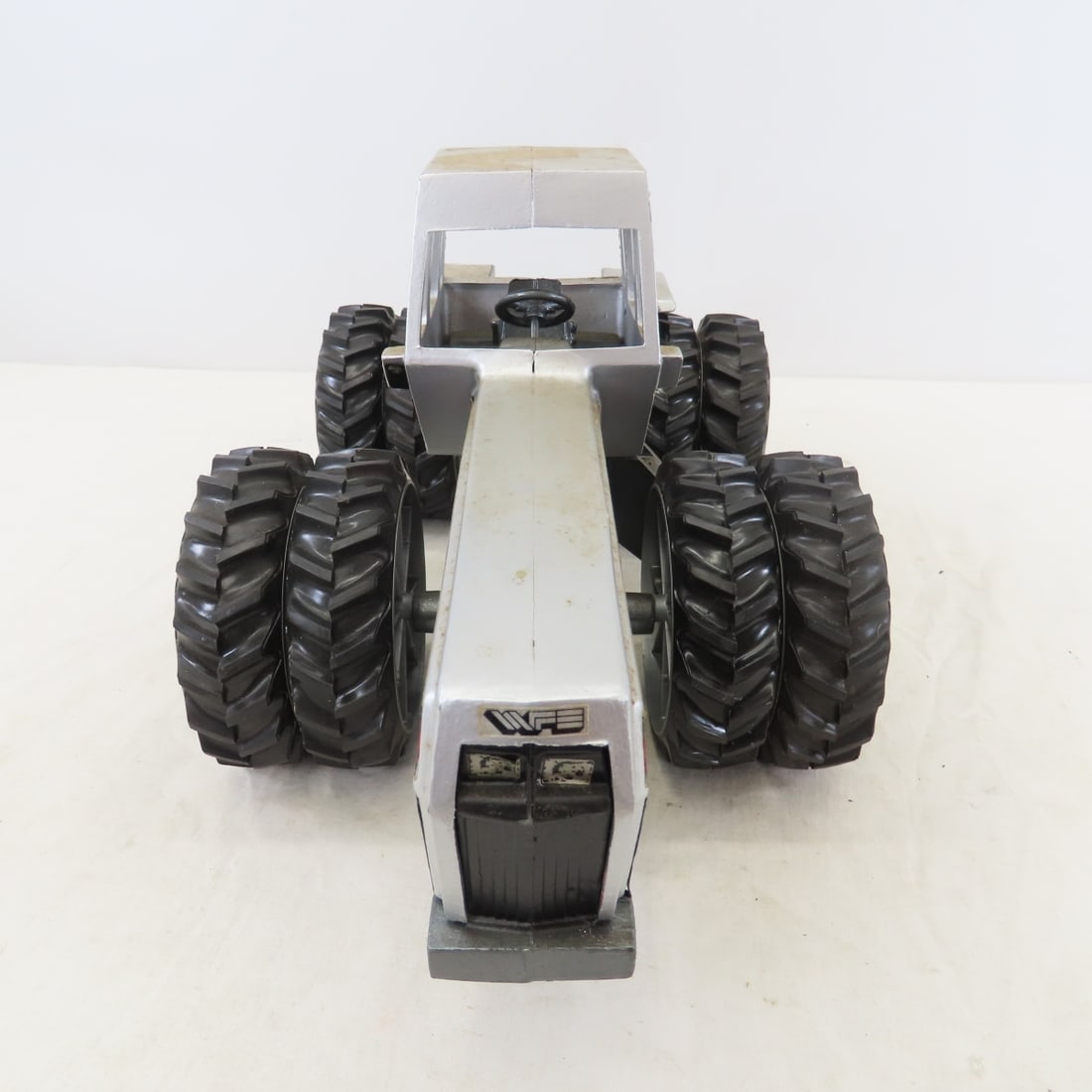 WFE White 4-225 Field Boss 4WD Articulated Tractor - 8