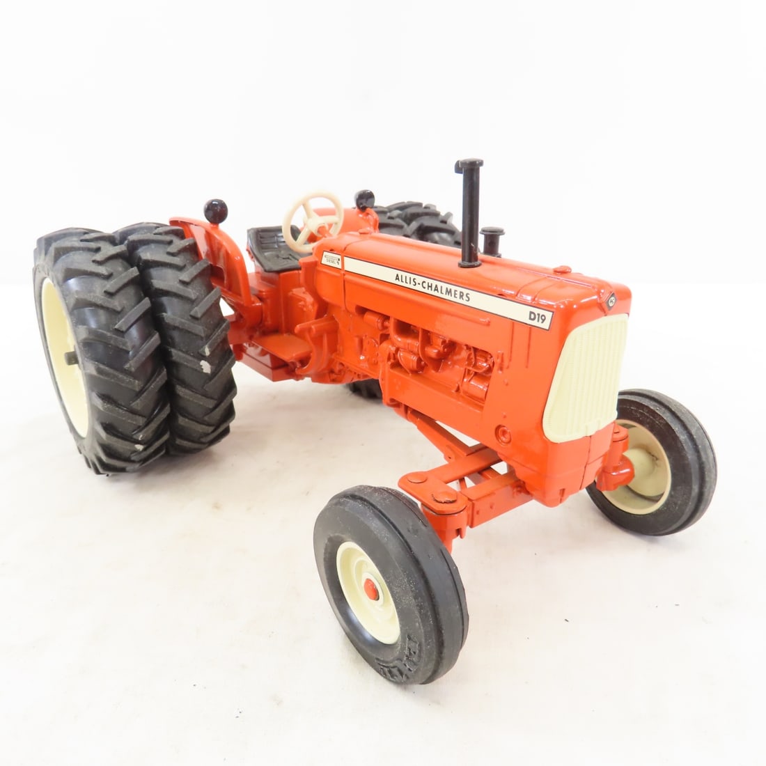 ERTL Allis-Chalmers D19 Tractor MN State Fair 1990 - 7