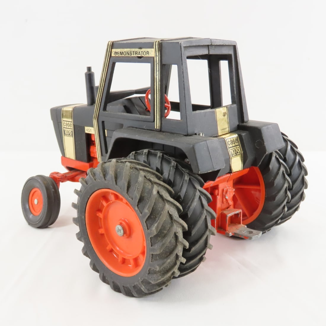 ERTL CASE 1070 Black Knight Demonstrator Tractor - 3
