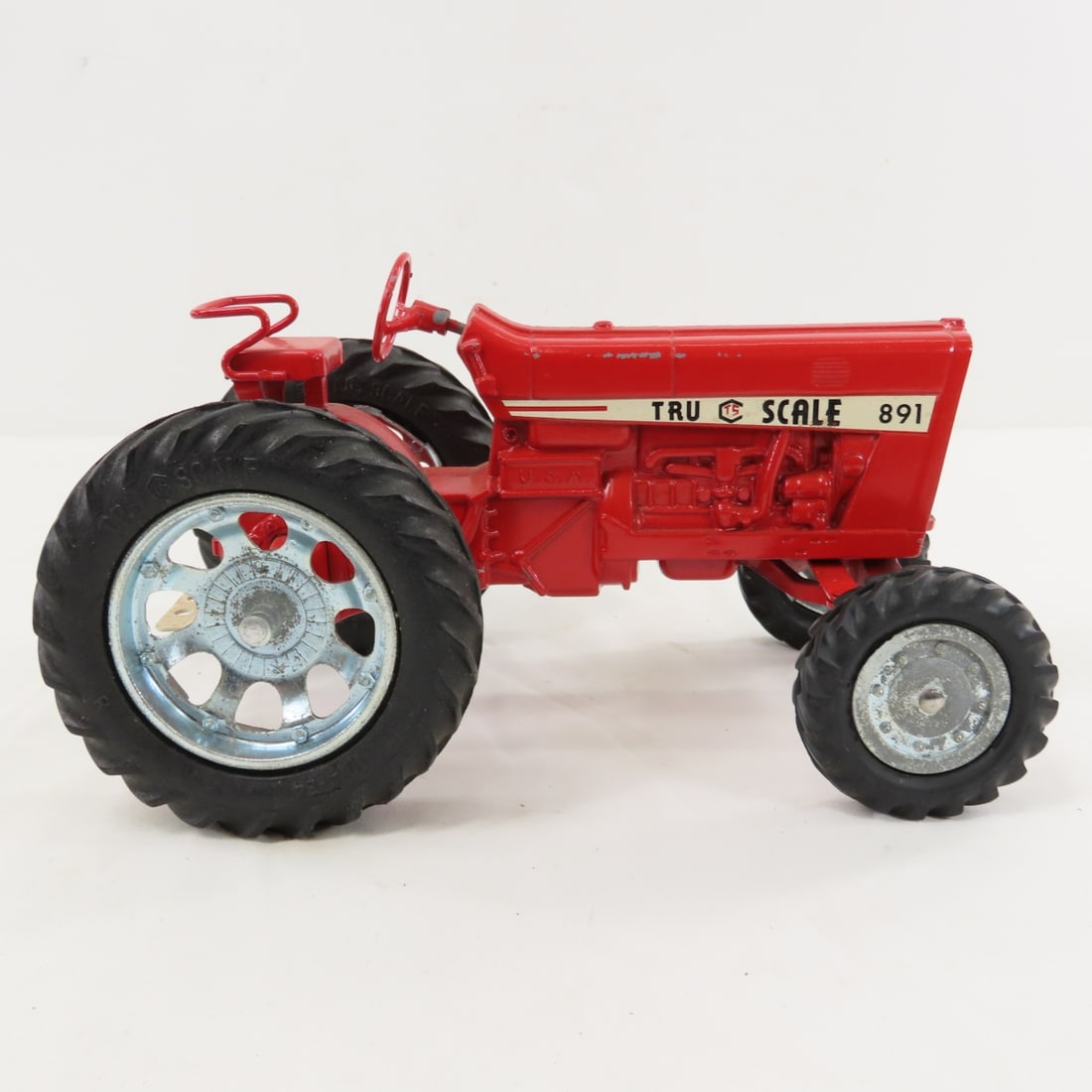 Tru Scale 891 & 401 1/16 Diecast Tractors - 6