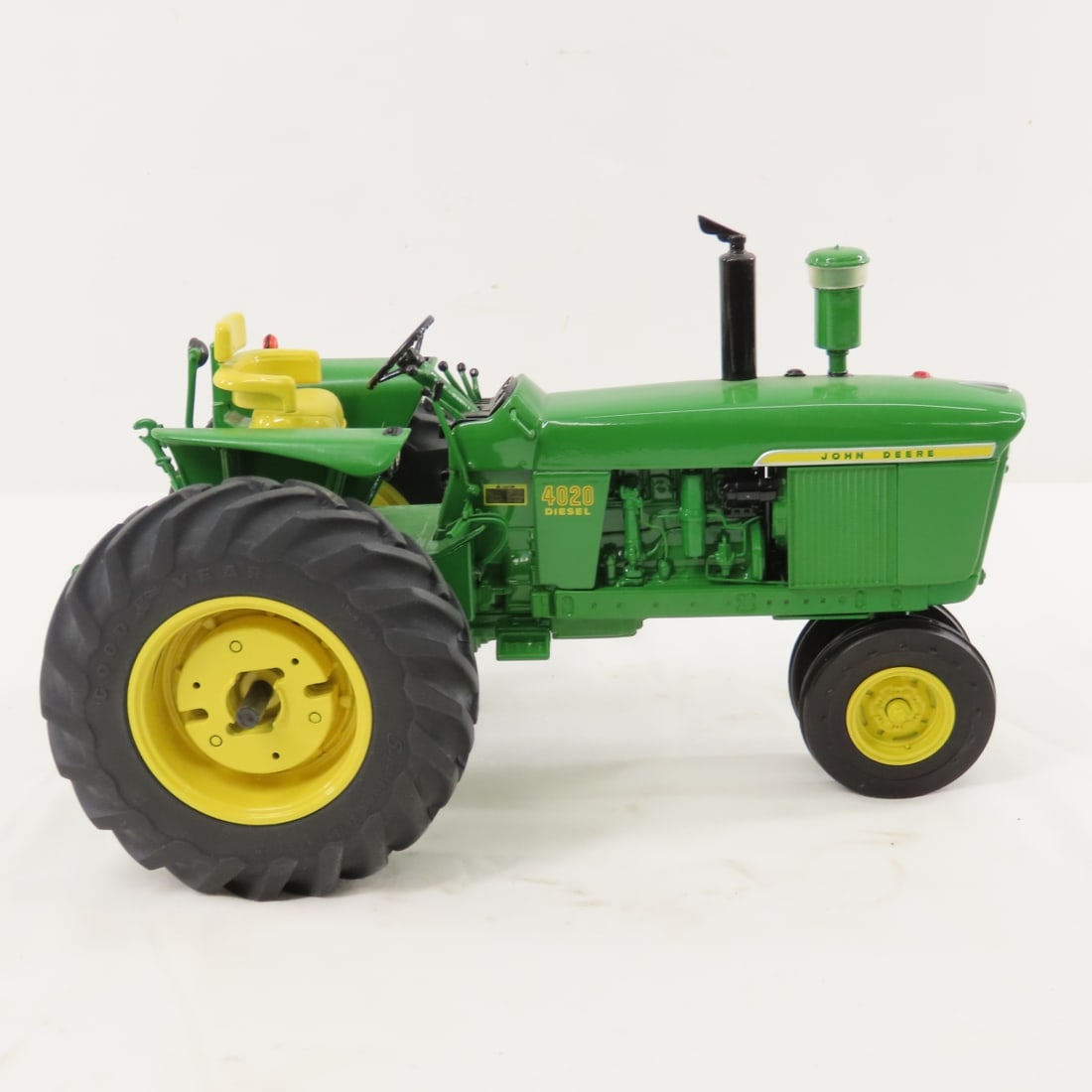 ERTL Precision Series J Deere 4020 Diesel Tractor - 6
