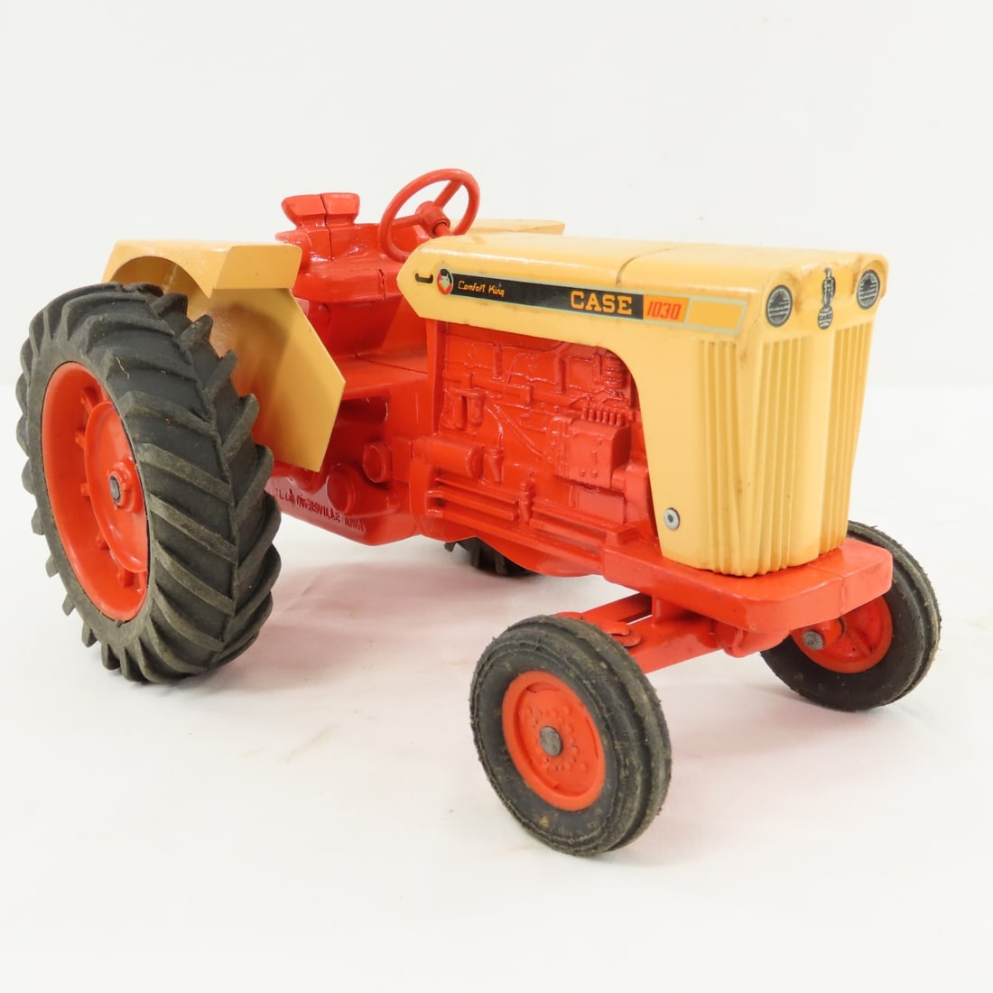 ERTL CASE 1030 Comfort King Wheatland Tractor - 7