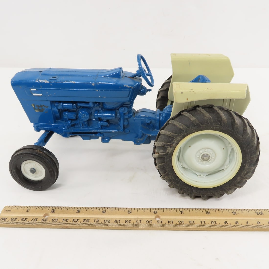 2 ERTL FORD 4600 WF Tractors 1/16 Diecast - 13