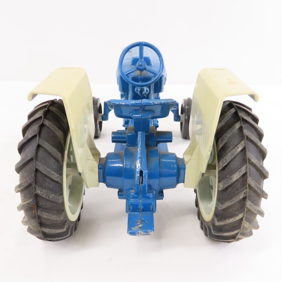 2 ERTL FORD 4600 WF Tractors 1/16 Diecast - 14