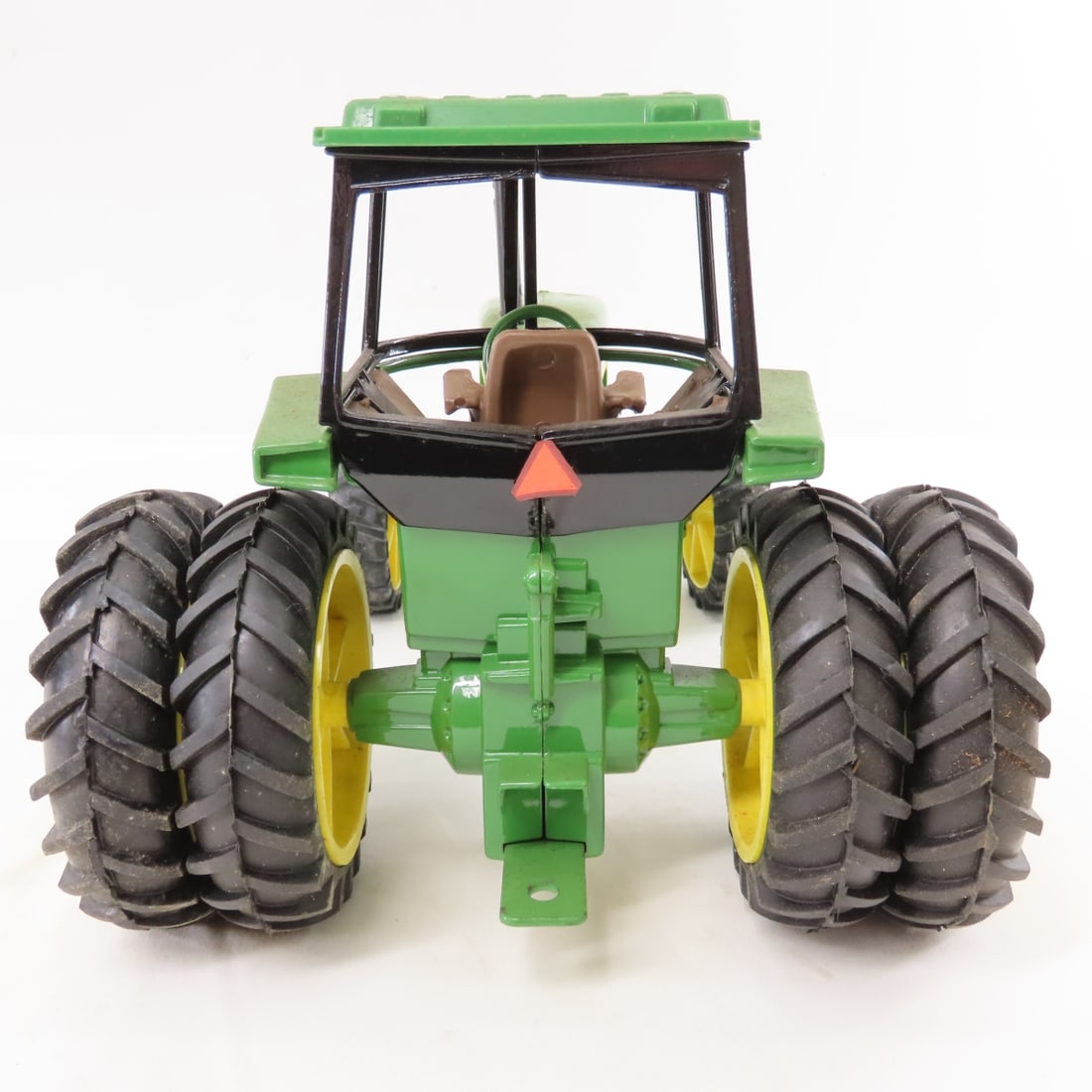 ERTL John Deere 4850 MFWD Tractor w/Duals & Cab - 4