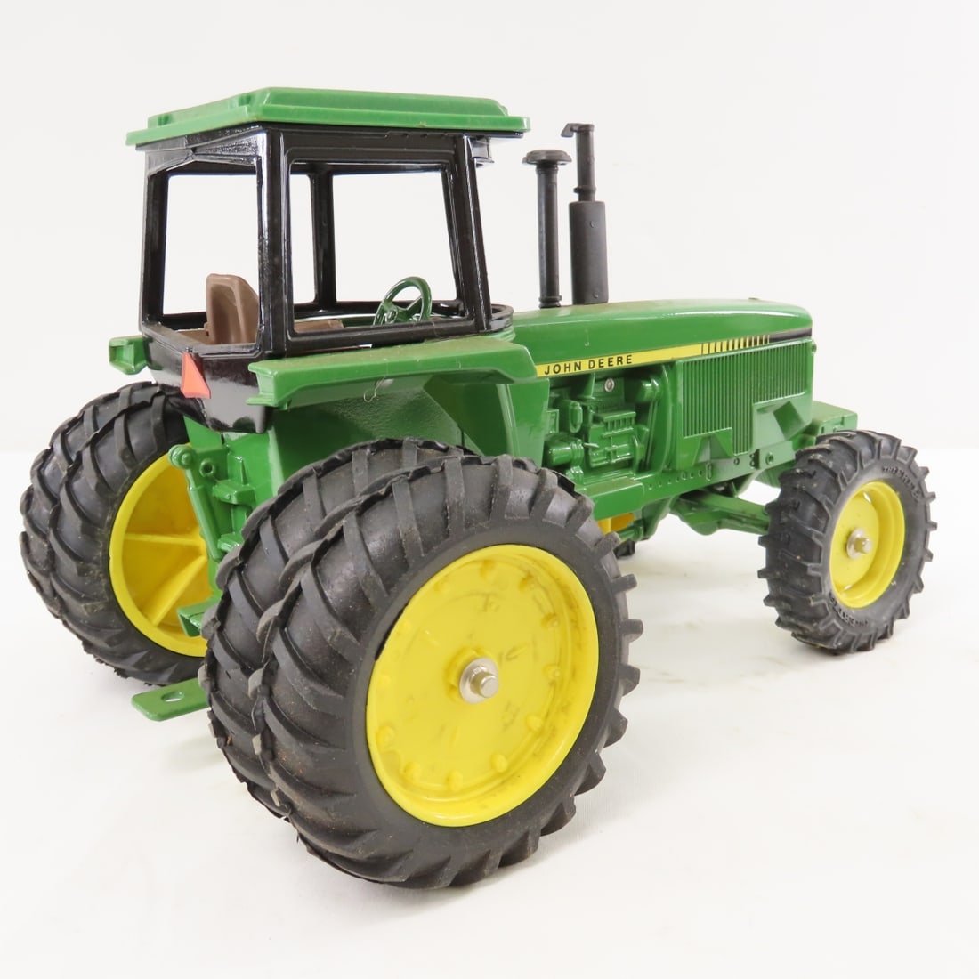 ERTL John Deere 4850 MFWD Tractor w/Duals & Cab - 5
