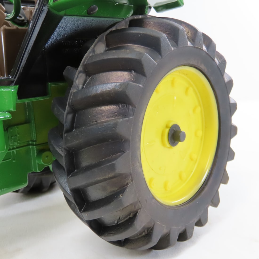 ERTL John Deere 4955 MFWD Tractor w/ Cab - 16