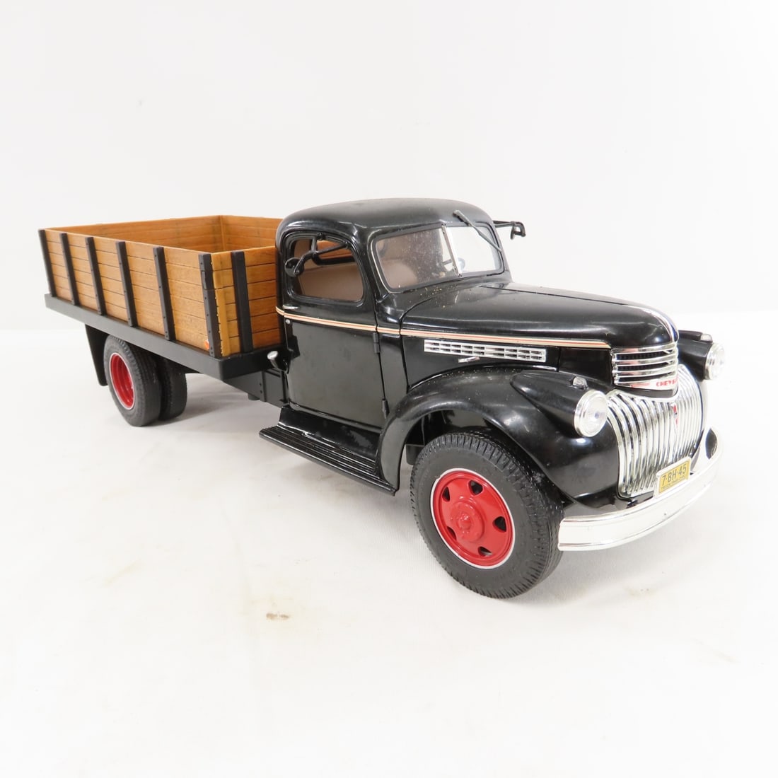 Highway 61 Chevrolet 1946 Grain Truck - 7